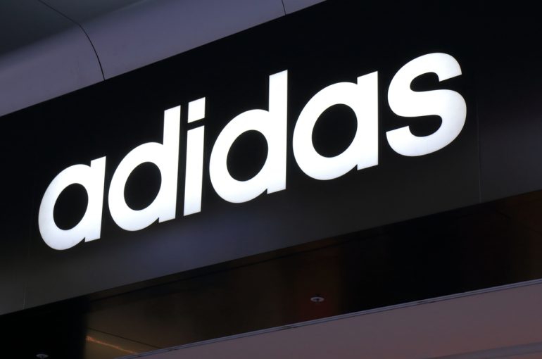 para alabanza argumento Adidas Stock Price is Down 60% YTD. Is it a Good Buy Now?